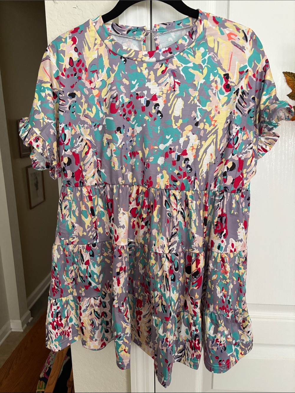 NWOT - WOMENS SHORT SLEEVE RUFFLE TIERED TOP